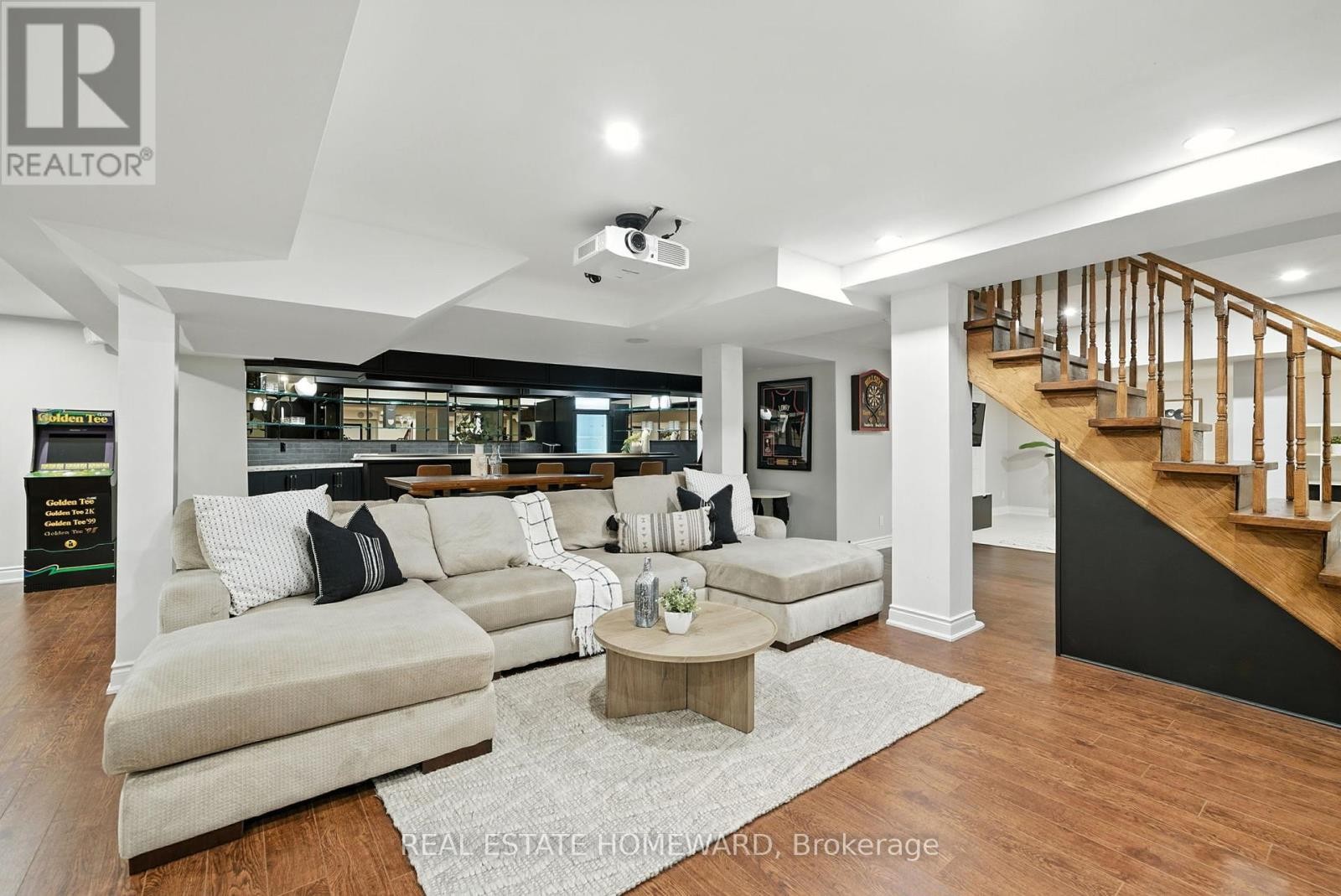












63 WHITBURN STREET

,
Whitby (Williamsburg),




Ontario
L1R1R4

