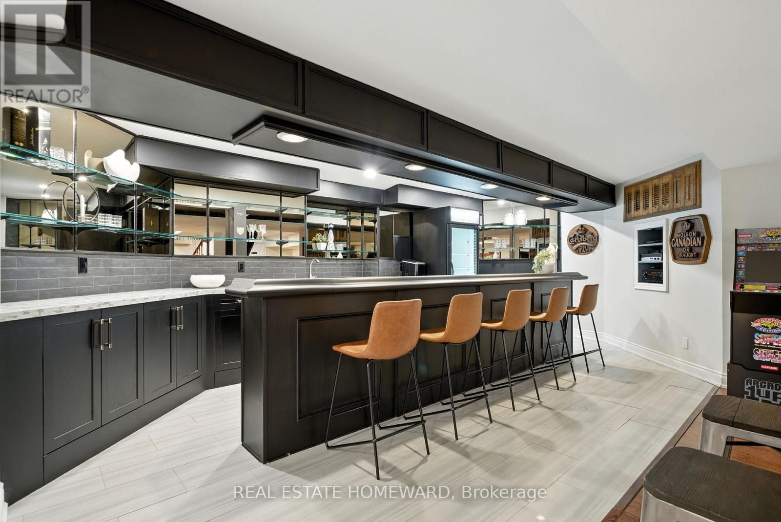 












63 WHITBURN STREET

,
Whitby (Williamsburg),




Ontario
L1R1R4

