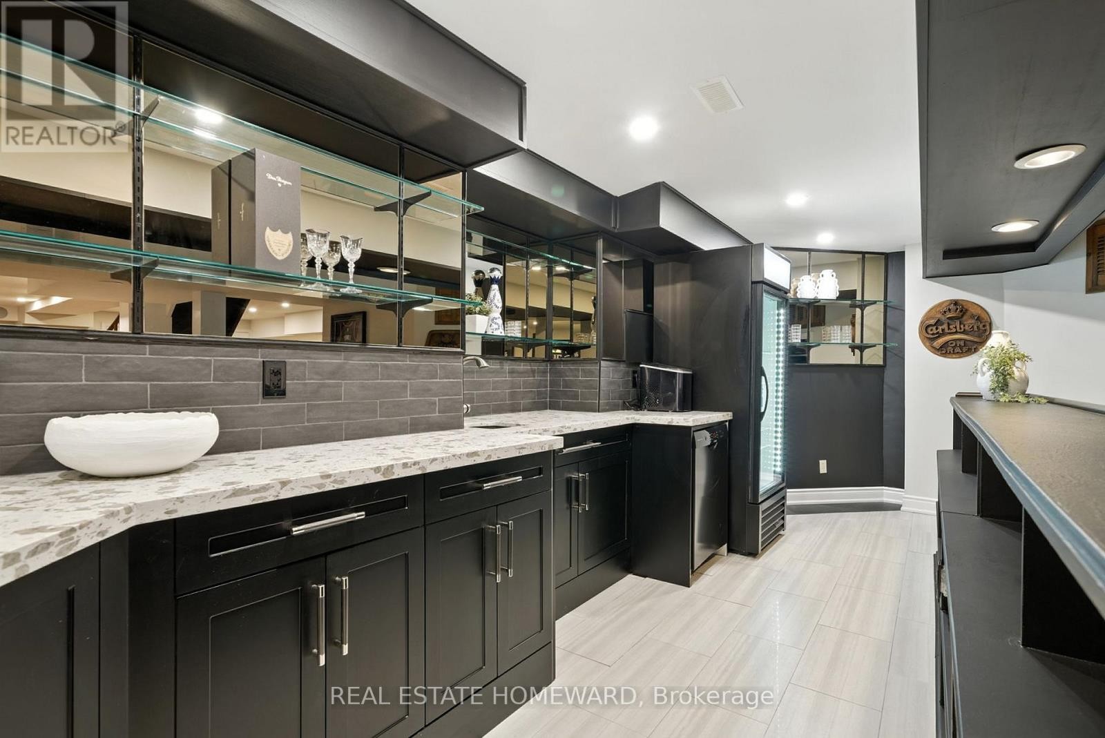 












63 WHITBURN STREET

,
Whitby (Williamsburg),




Ontario
L1R1R4

