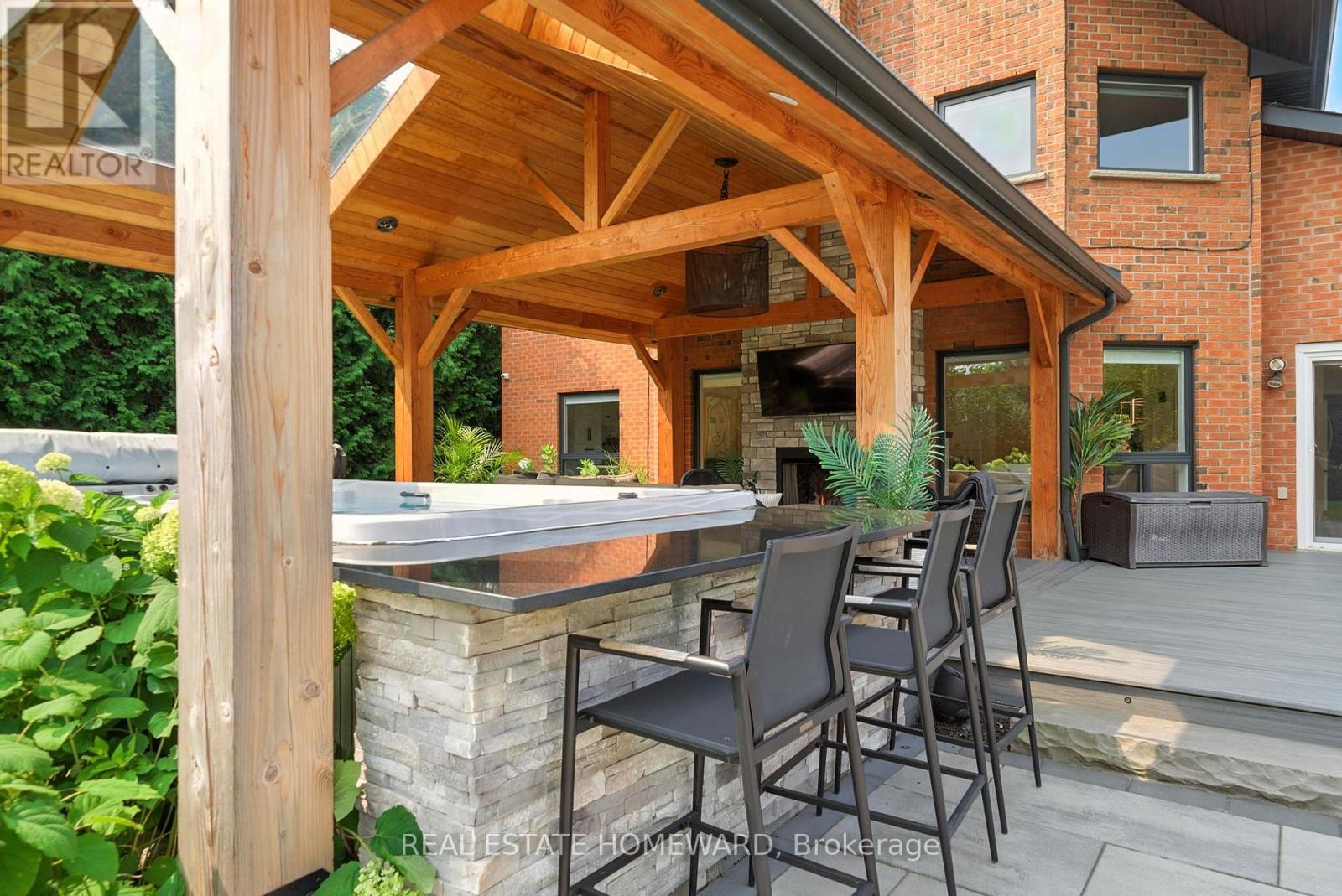 












63 WHITBURN STREET

,
Whitby (Williamsburg),




Ontario
L1R1R4

