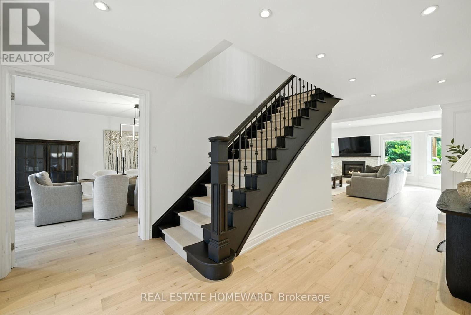 












63 WHITBURN STREET

,
Whitby (Williamsburg),




Ontario
L1R1R4

