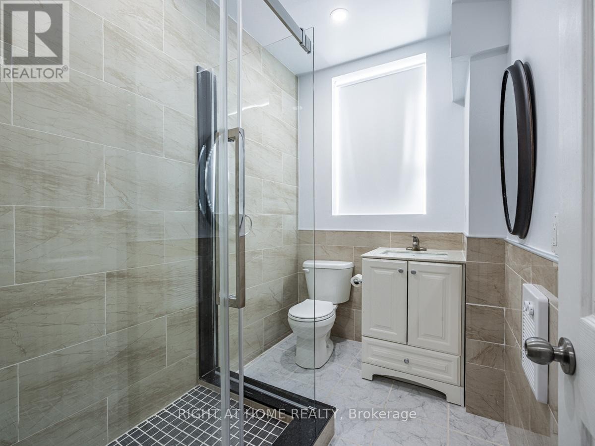 












2ND FLOOR - 600 GERRARD STREET E

,
Toronto (North Riverdale),




Ontario
M4M1Y3

