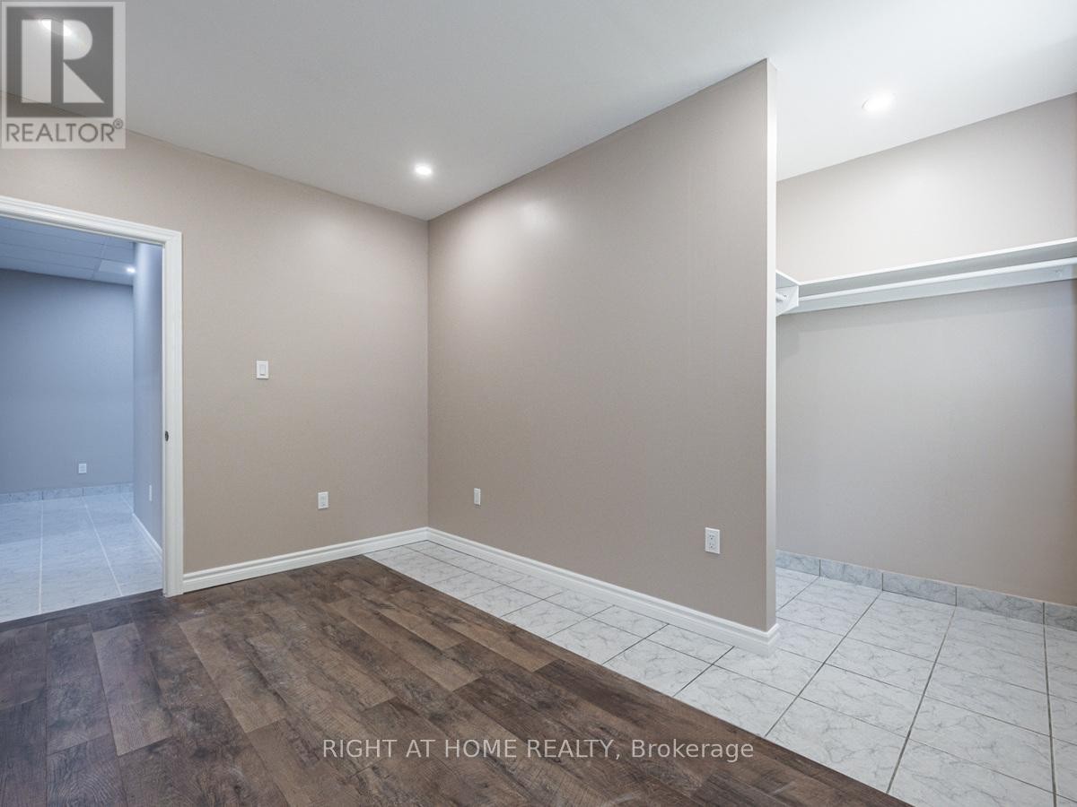 












2ND FLOOR - 600 GERRARD STREET E

,
Toronto (North Riverdale),




Ontario
M4M1Y3

