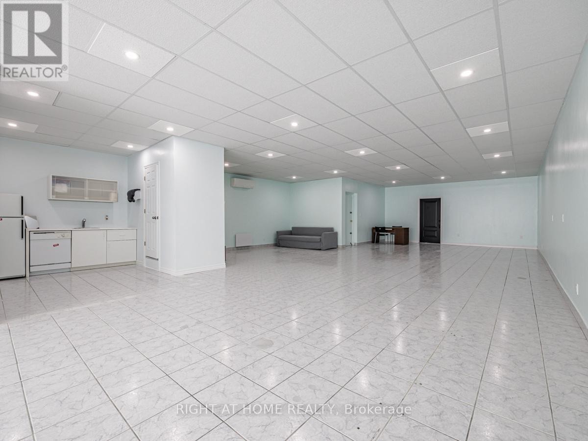 












2ND FLOOR - 600 GERRARD STREET E

,
Toronto (North Riverdale),




Ontario
M4M1Y3

