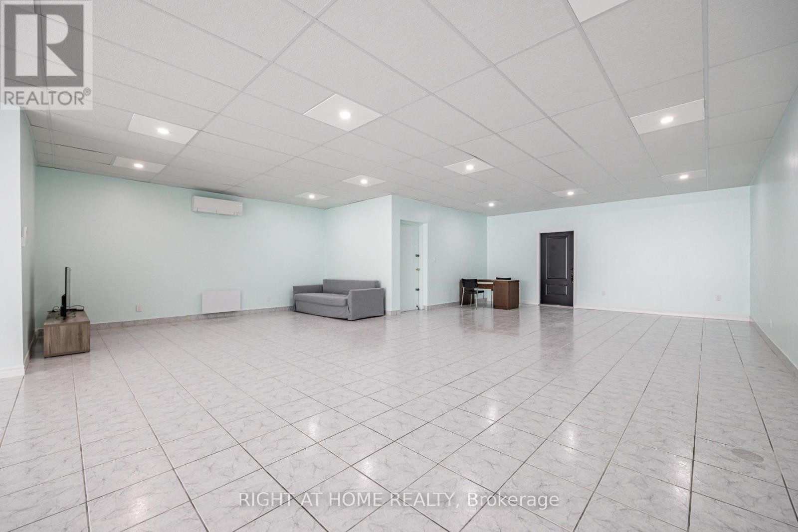 












2ND FLOOR - 600 GERRARD STREET E

,
Toronto (North Riverdale),




Ontario
M4M1Y3

