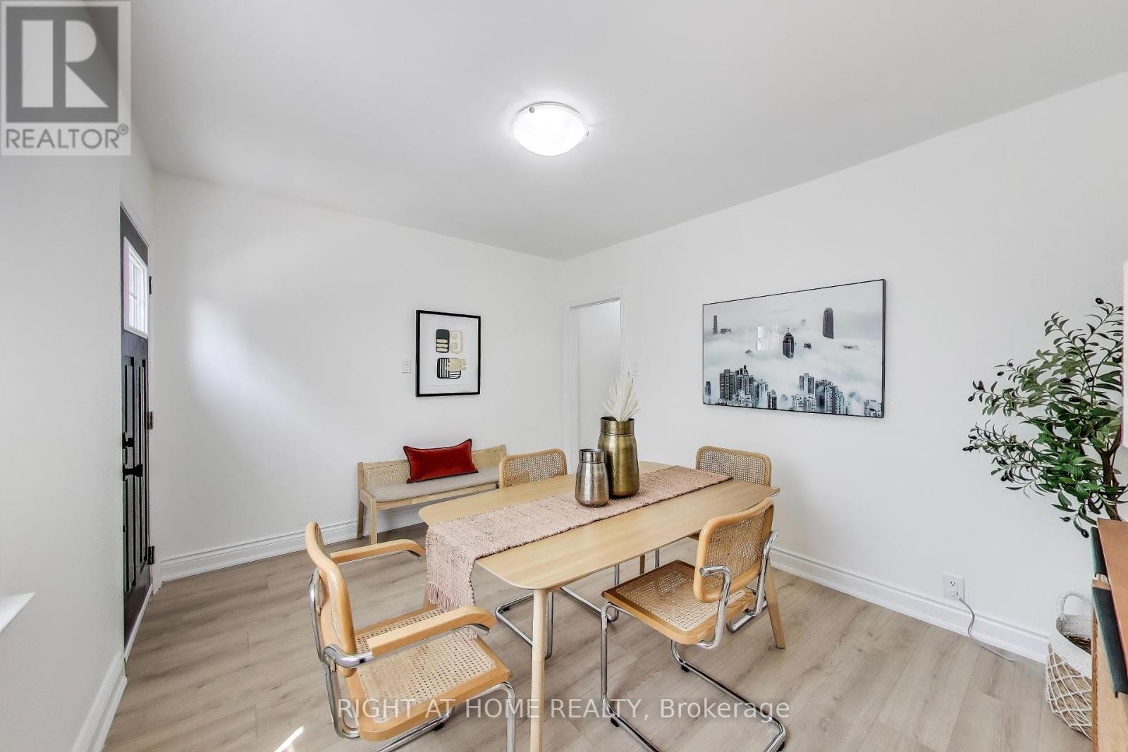 












1071 CRAVEN ROAD

,
Toronto (Greenwood-Coxwell),




Ontario
M4J4V7

