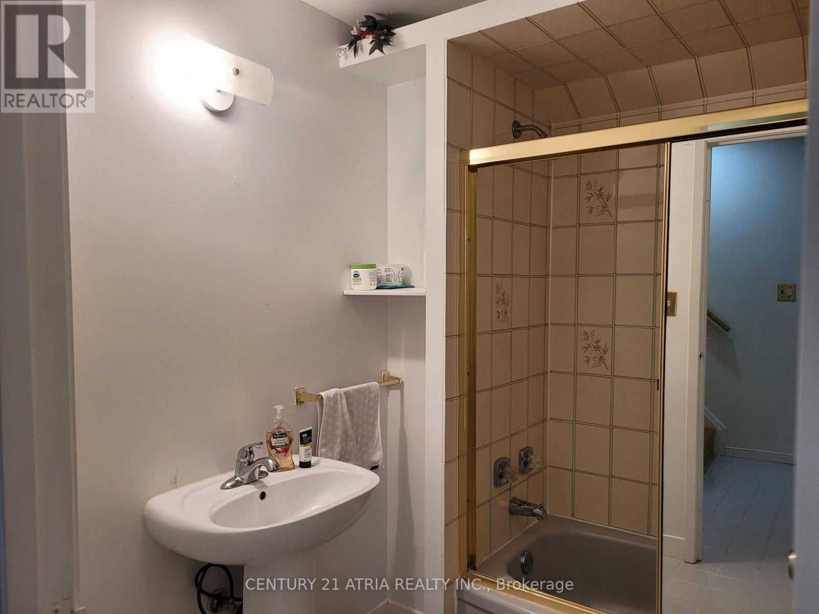 












BSMT - 26 SUNBIRD CRESCENT

,
Toronto (Steeles),




Ontario
M1V2Y2

