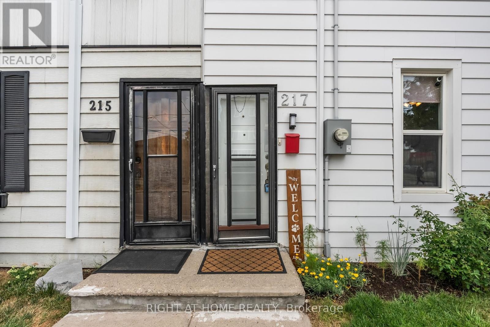 












217 CELINA STREET

,
Oshawa (Central),




Ontario
L1H4N7

