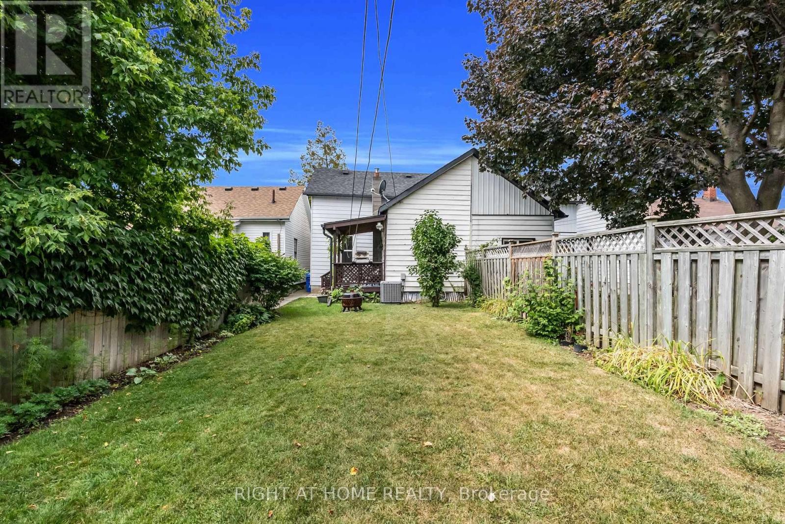 












217 CELINA STREET

,
Oshawa (Central),




Ontario
L1H4N7

