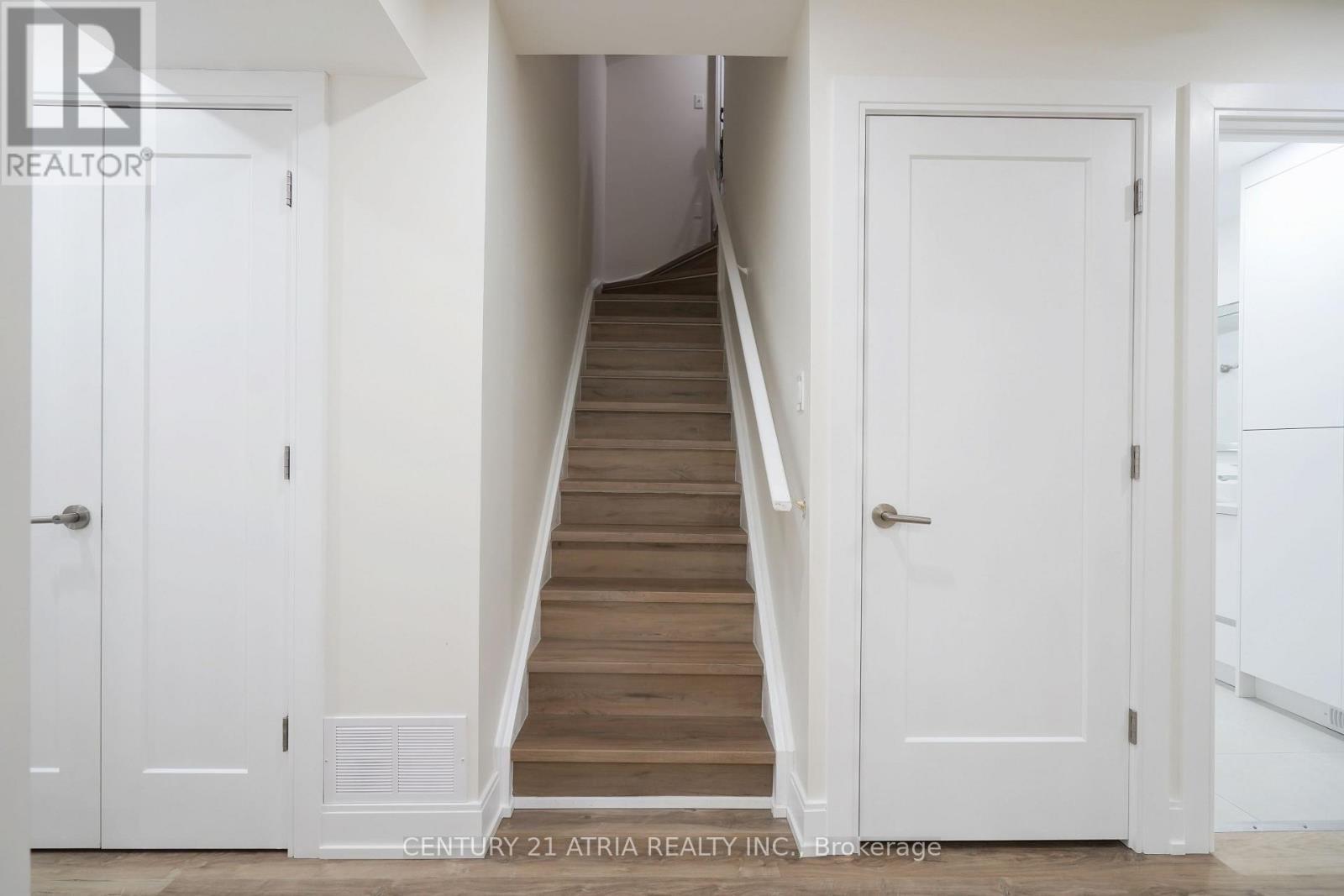 












1991 RIVERTON STREET

,
Oshawa (Taunton),




Ontario
L1K0P4

