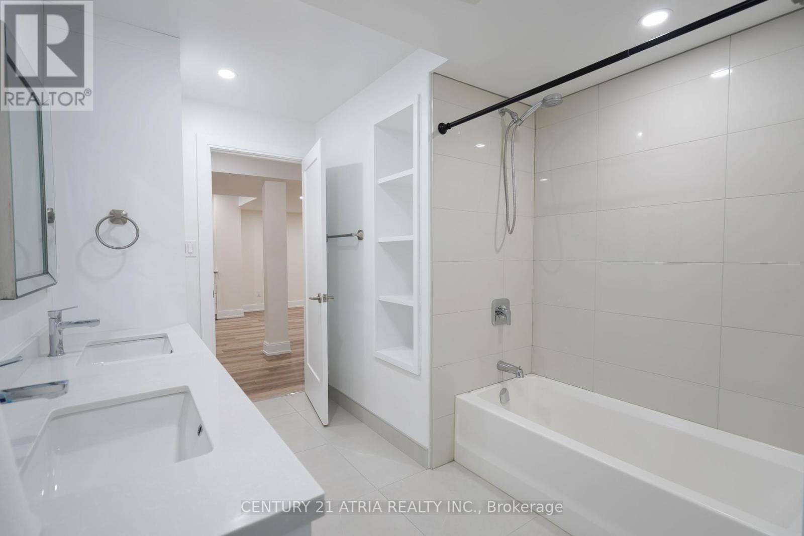 












1991 RIVERTON STREET

,
Oshawa (Taunton),




Ontario
L1K0P4

