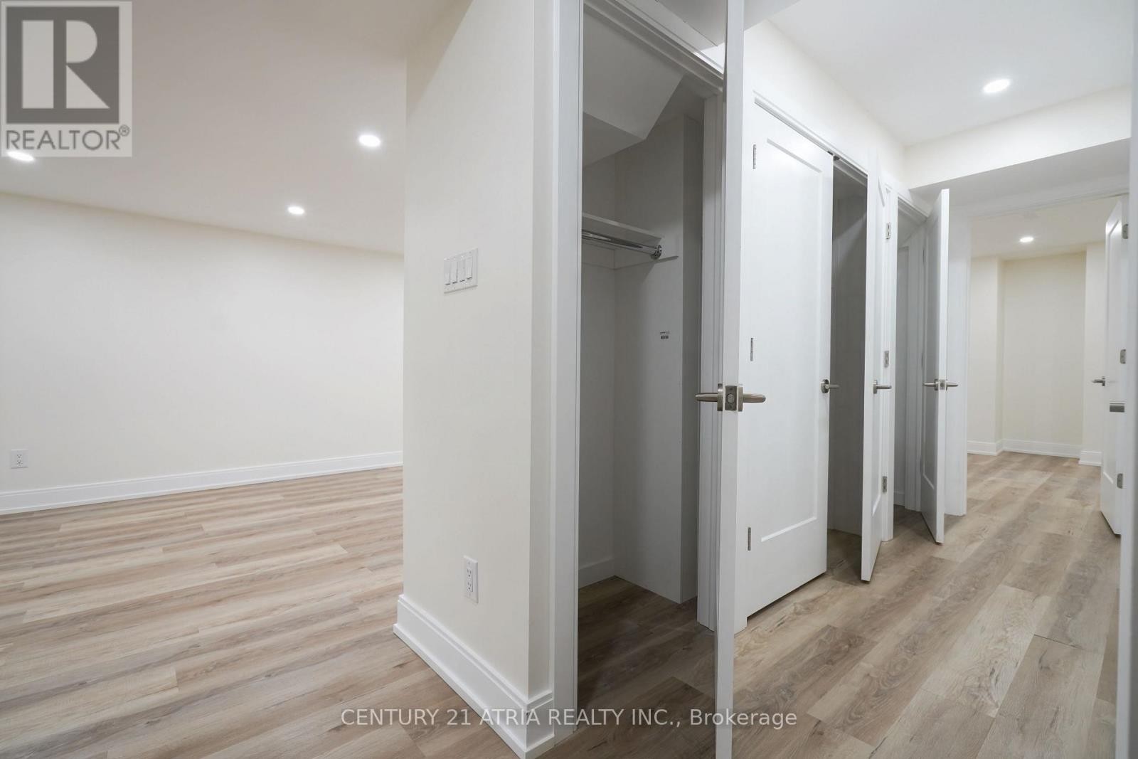 












1991 RIVERTON STREET

,
Oshawa (Taunton),




Ontario
L1K0P4

