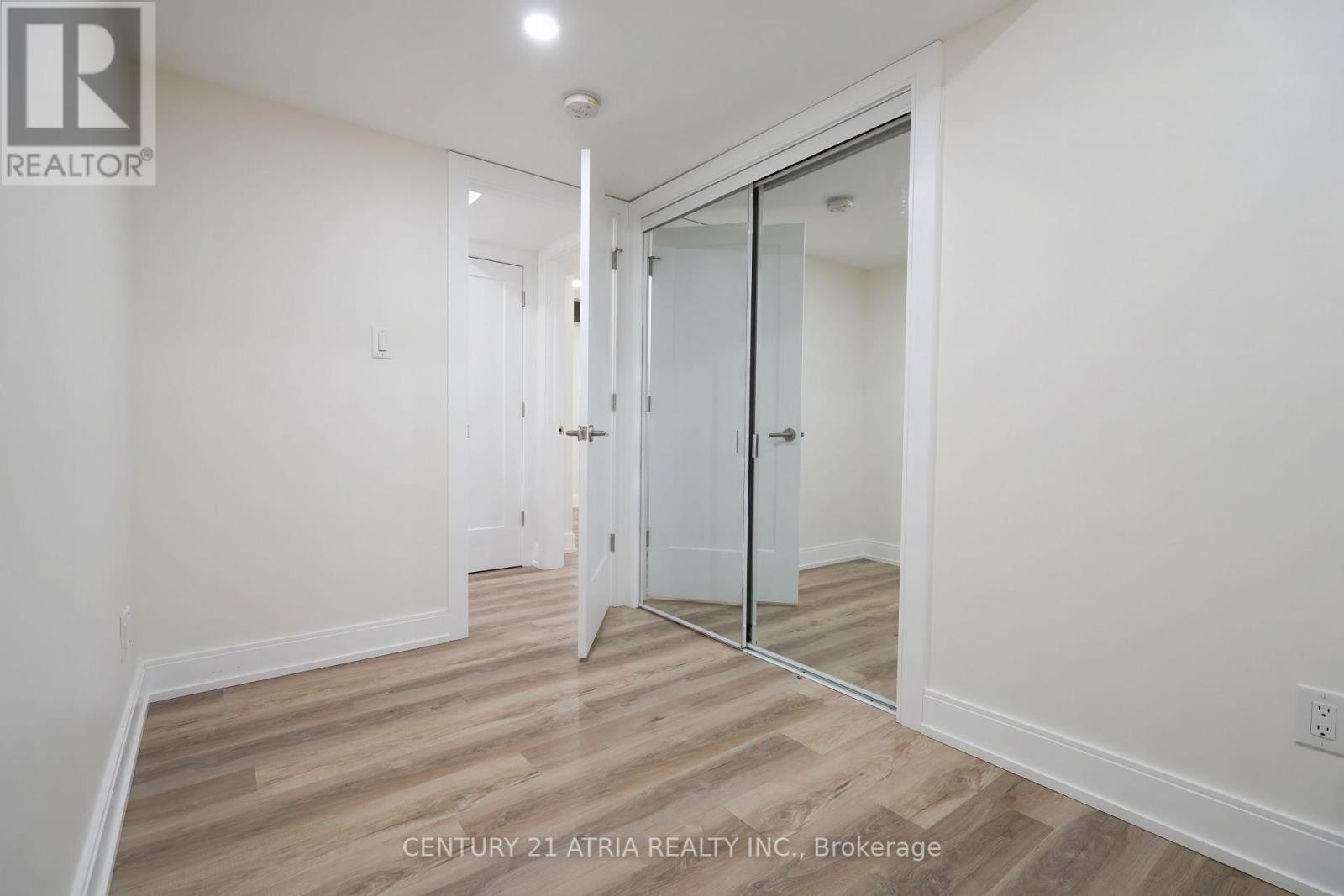 












1991 RIVERTON STREET

,
Oshawa (Taunton),




Ontario
L1K0P4

