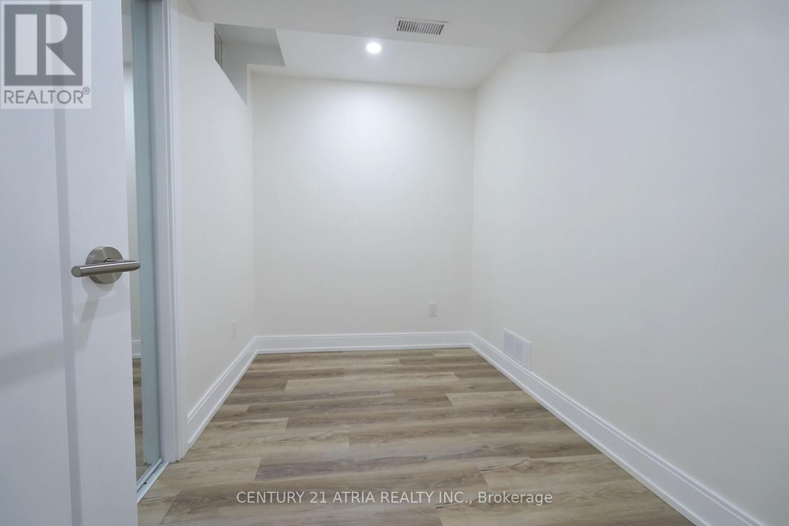 












1991 RIVERTON STREET

,
Oshawa (Taunton),




Ontario
L1K0P4

