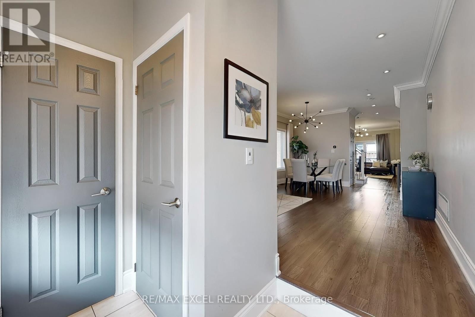 












5 SANDGATE STREET

,
Whitby (Taunton North),




Ontario
L1R0L3

