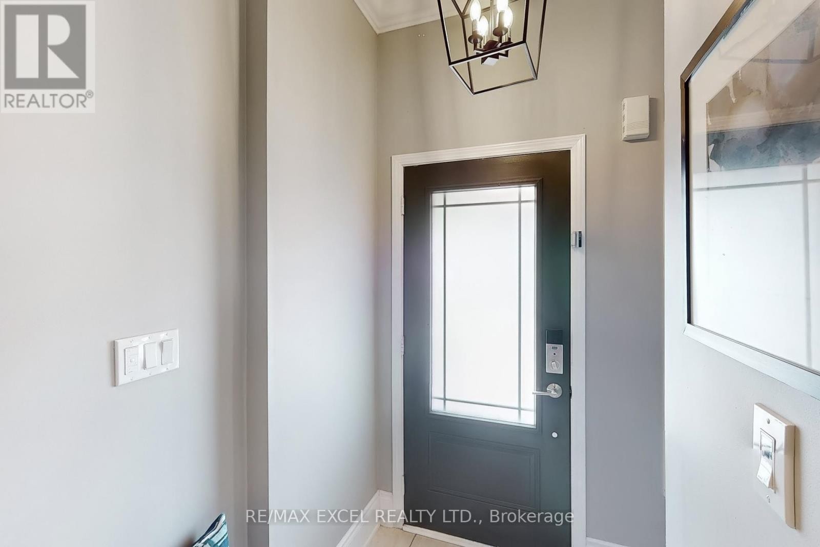 












5 SANDGATE STREET

,
Whitby (Taunton North),




Ontario
L1R0L3

