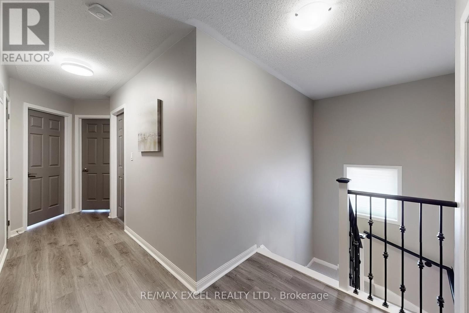 












5 SANDGATE STREET

,
Whitby (Taunton North),




Ontario
L1R0L3

