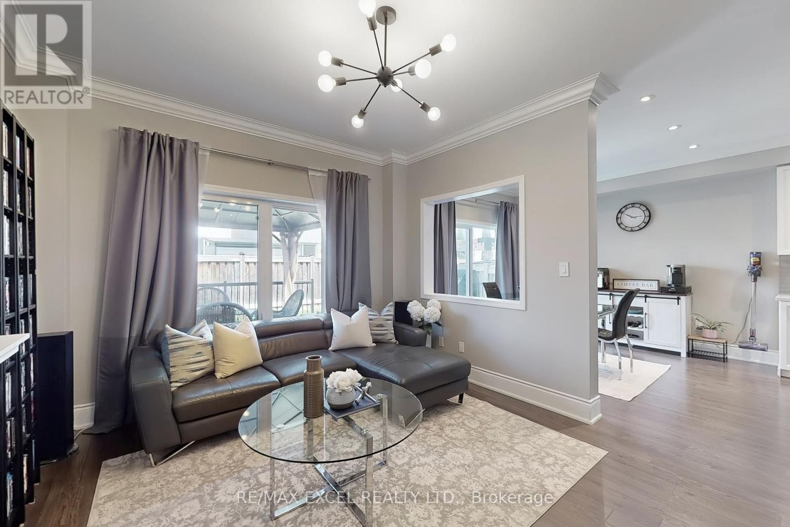 












5 SANDGATE STREET

,
Whitby (Taunton North),




Ontario
L1R0L3

