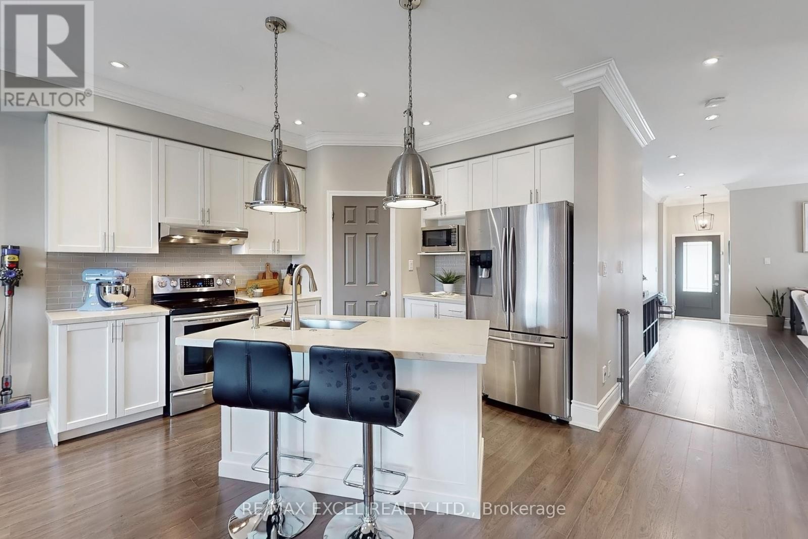 












5 SANDGATE STREET

,
Whitby (Taunton North),




Ontario
L1R0L3

