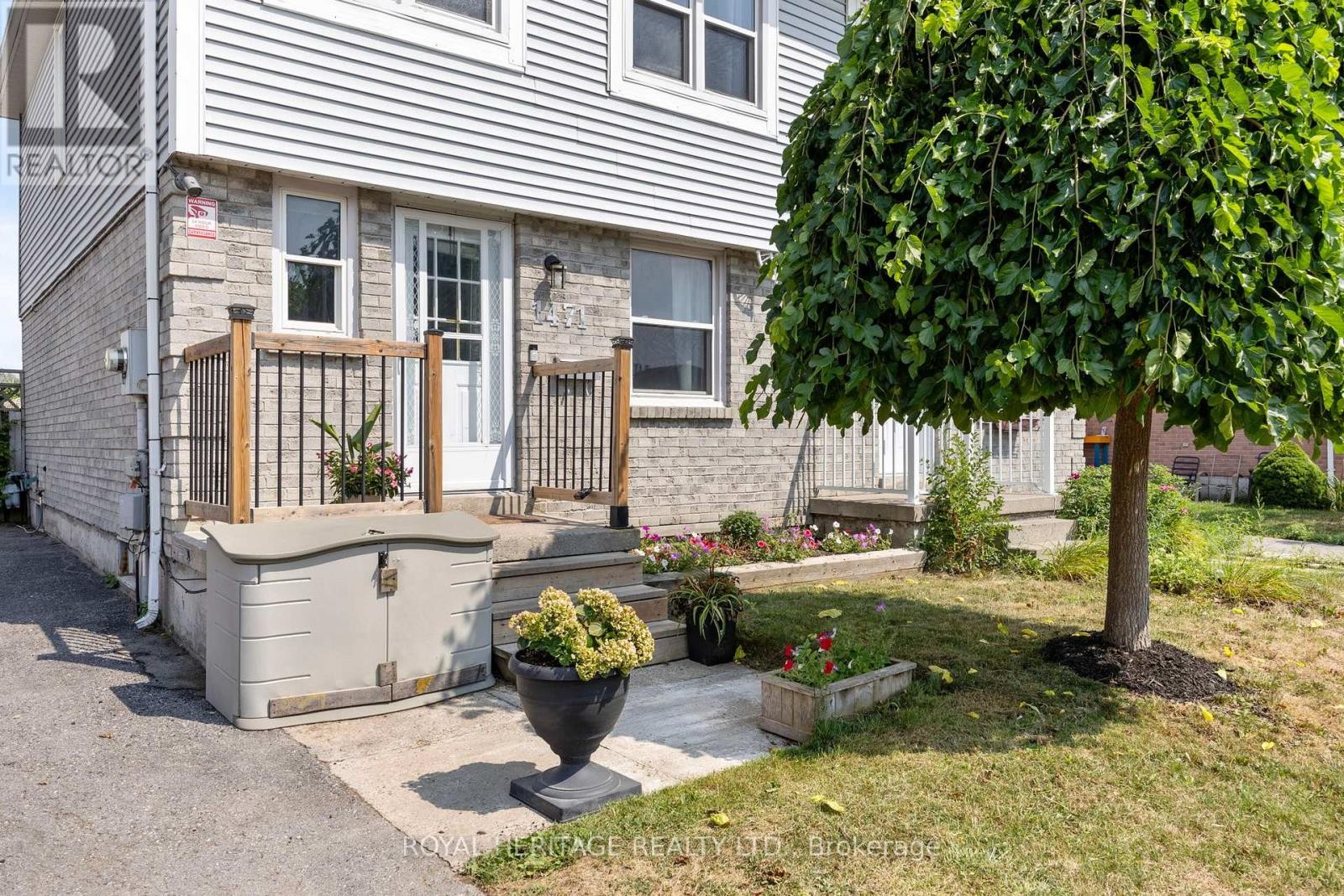 












1471 CONNERY CRESCENT

,
Oshawa (Lakeview),




Ontario
L1J8E5

