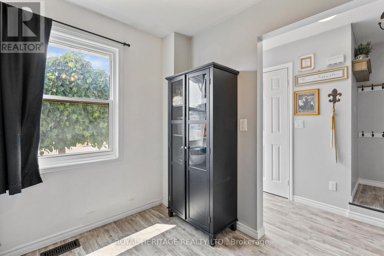 












1471 CONNERY CRESCENT

,
Oshawa (Lakeview),




Ontario
L1J8E5

