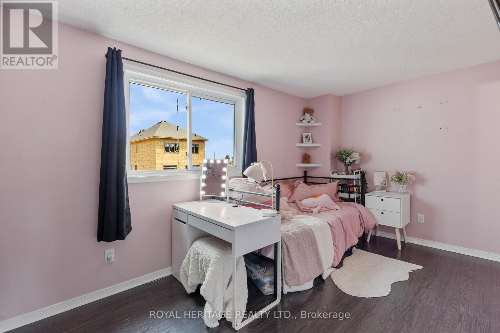 












1471 CONNERY CRESCENT

,
Oshawa (Lakeview),




Ontario
L1J8E5

