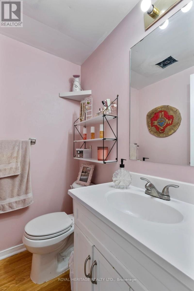 












1471 CONNERY CRESCENT

,
Oshawa (Lakeview),




Ontario
L1J8E5

