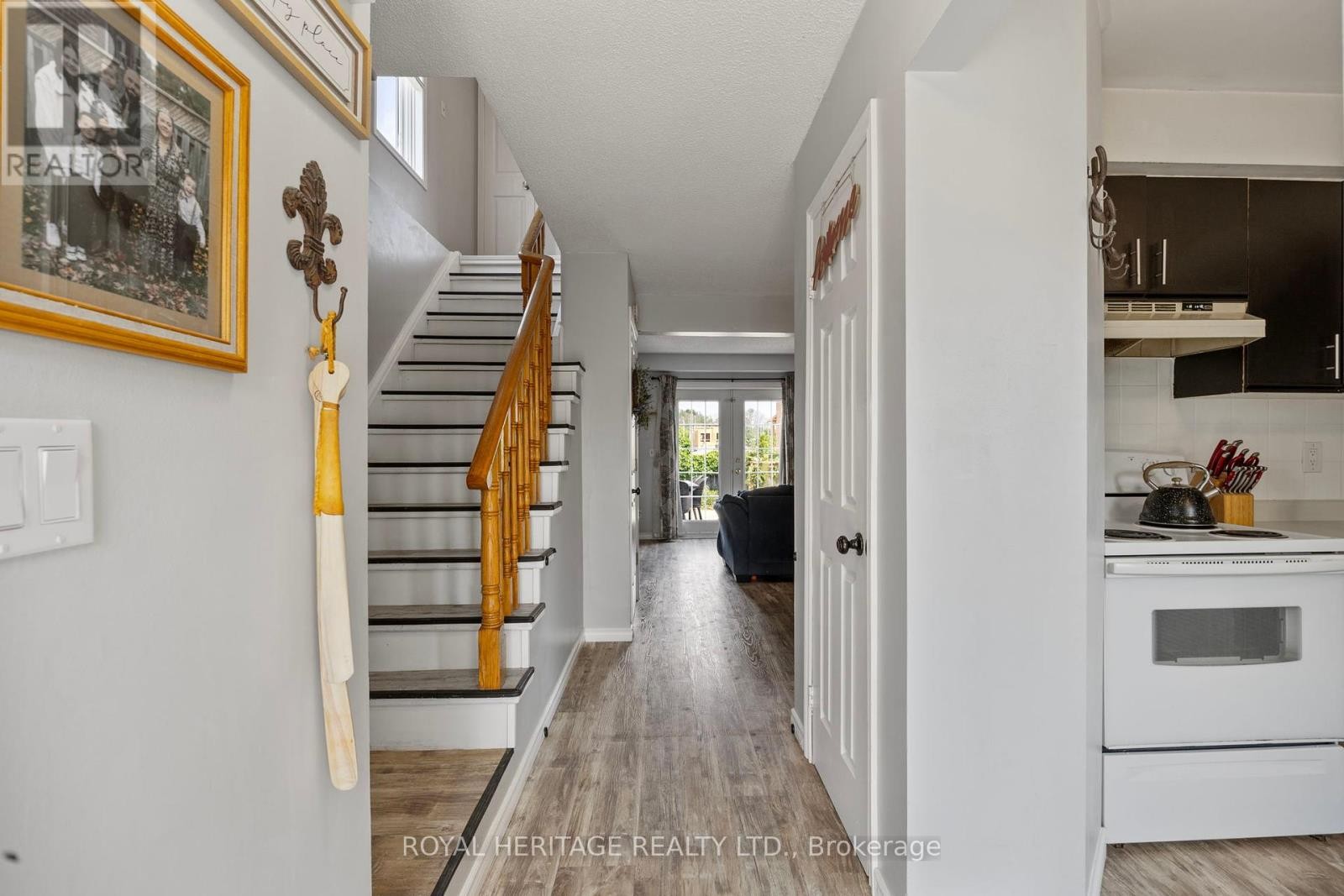 












1471 CONNERY CRESCENT

,
Oshawa (Lakeview),




Ontario
L1J8E5


