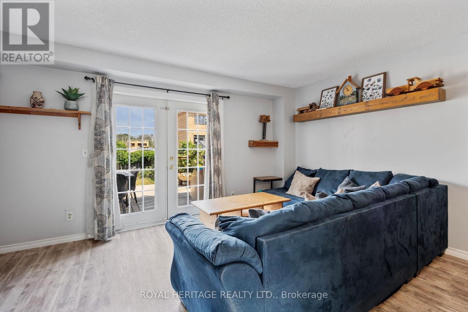 












1471 CONNERY CRESCENT

,
Oshawa (Lakeview),




Ontario
L1J8E5

