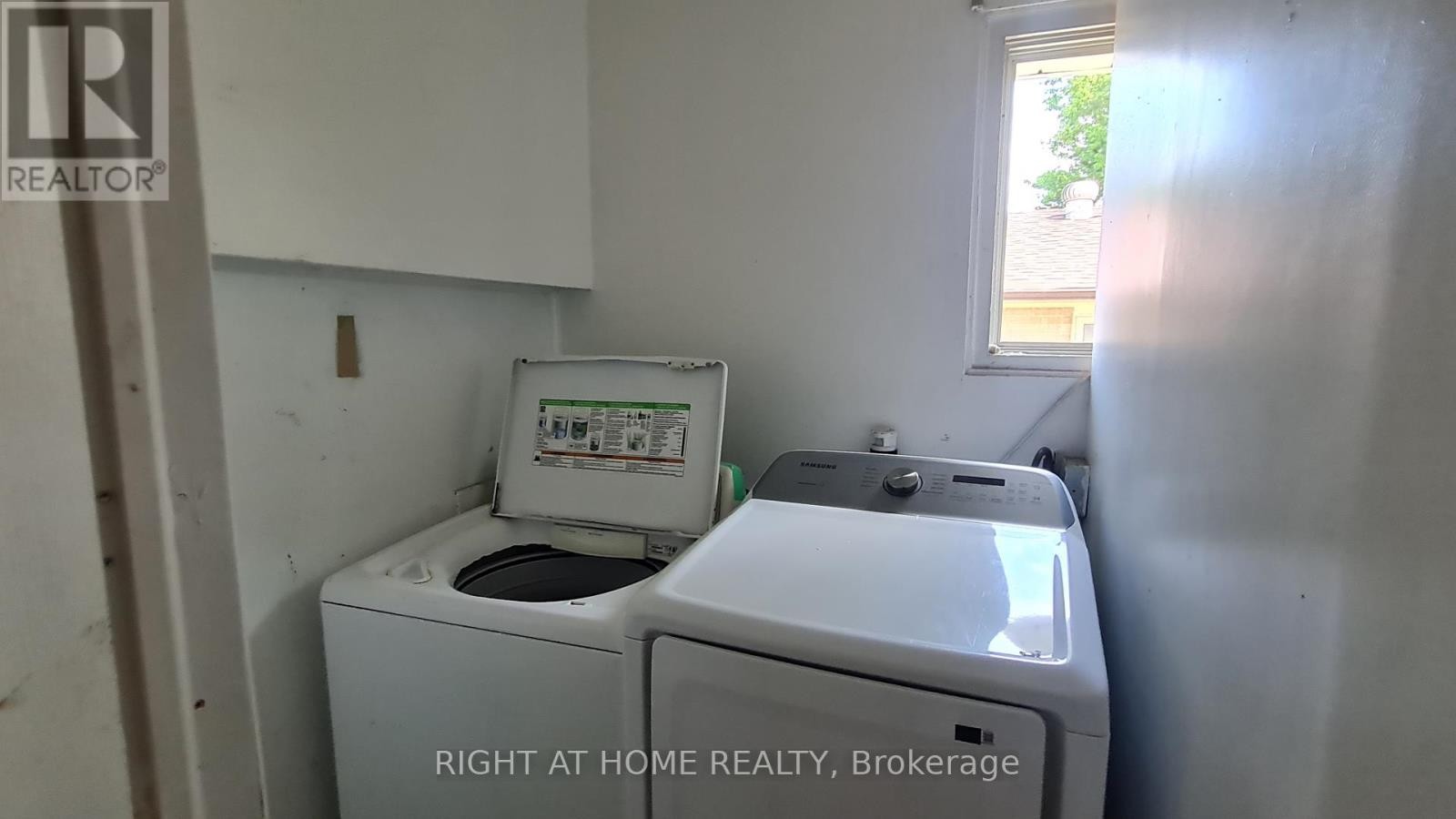 












RM C - 55 LITTLELEAF DRIVE

,
Toronto (Malvern),




Ontario
M1B1Y7

