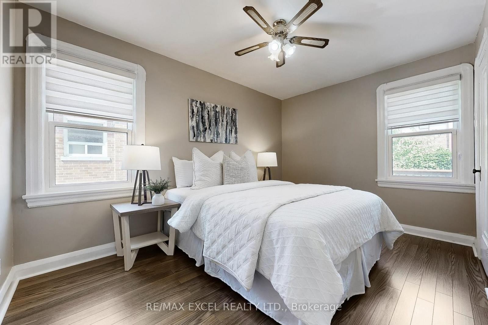 












340 BRUCE STREET

,
Oshawa (Central),




Ontario
L1H1R7

