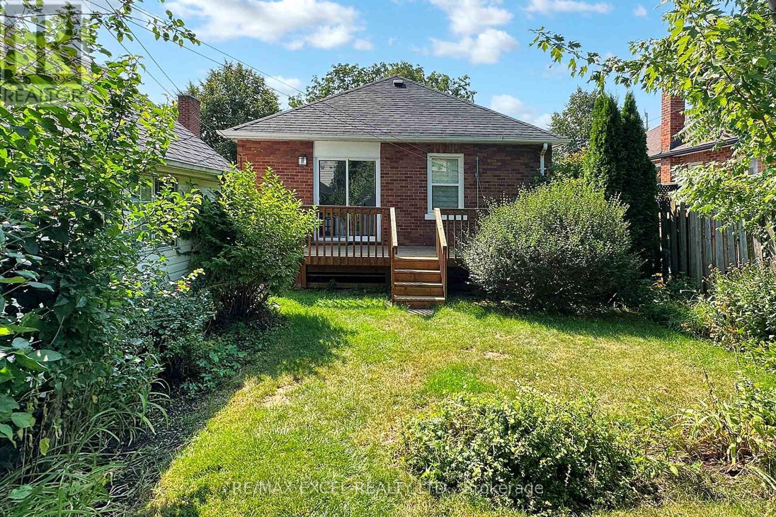 












340 BRUCE STREET

,
Oshawa (Central),




Ontario
L1H1R7

