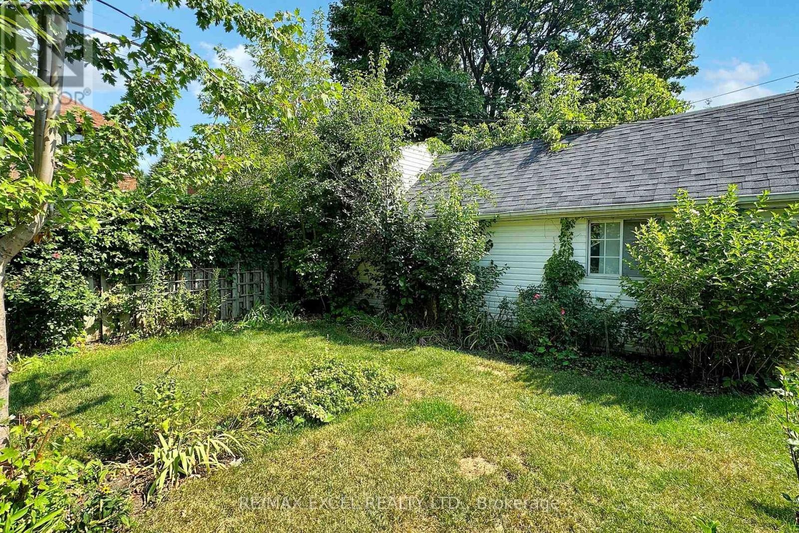 












340 BRUCE STREET

,
Oshawa (Central),




Ontario
L1H1R7


