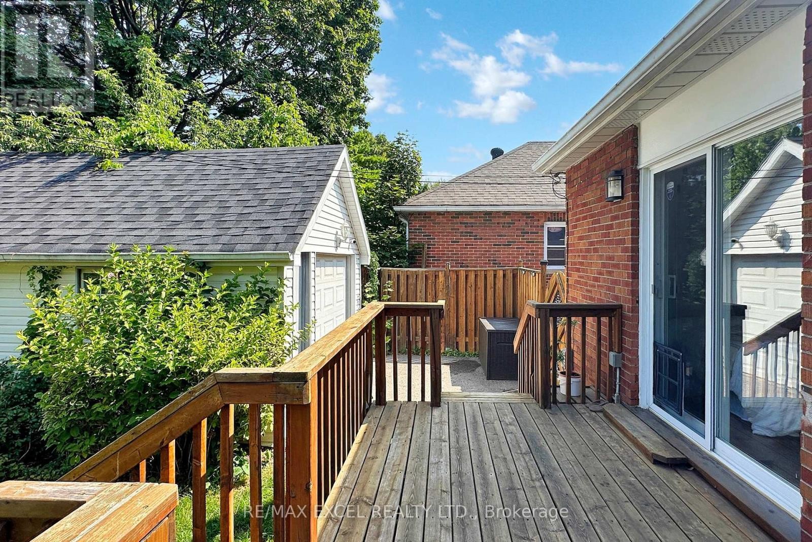 












340 BRUCE STREET

,
Oshawa (Central),




Ontario
L1H1R7

