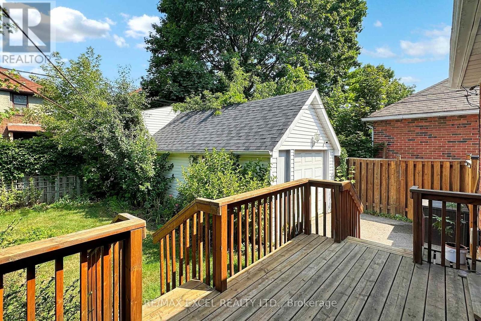 












340 BRUCE STREET

,
Oshawa (Central),




Ontario
L1H1R7

