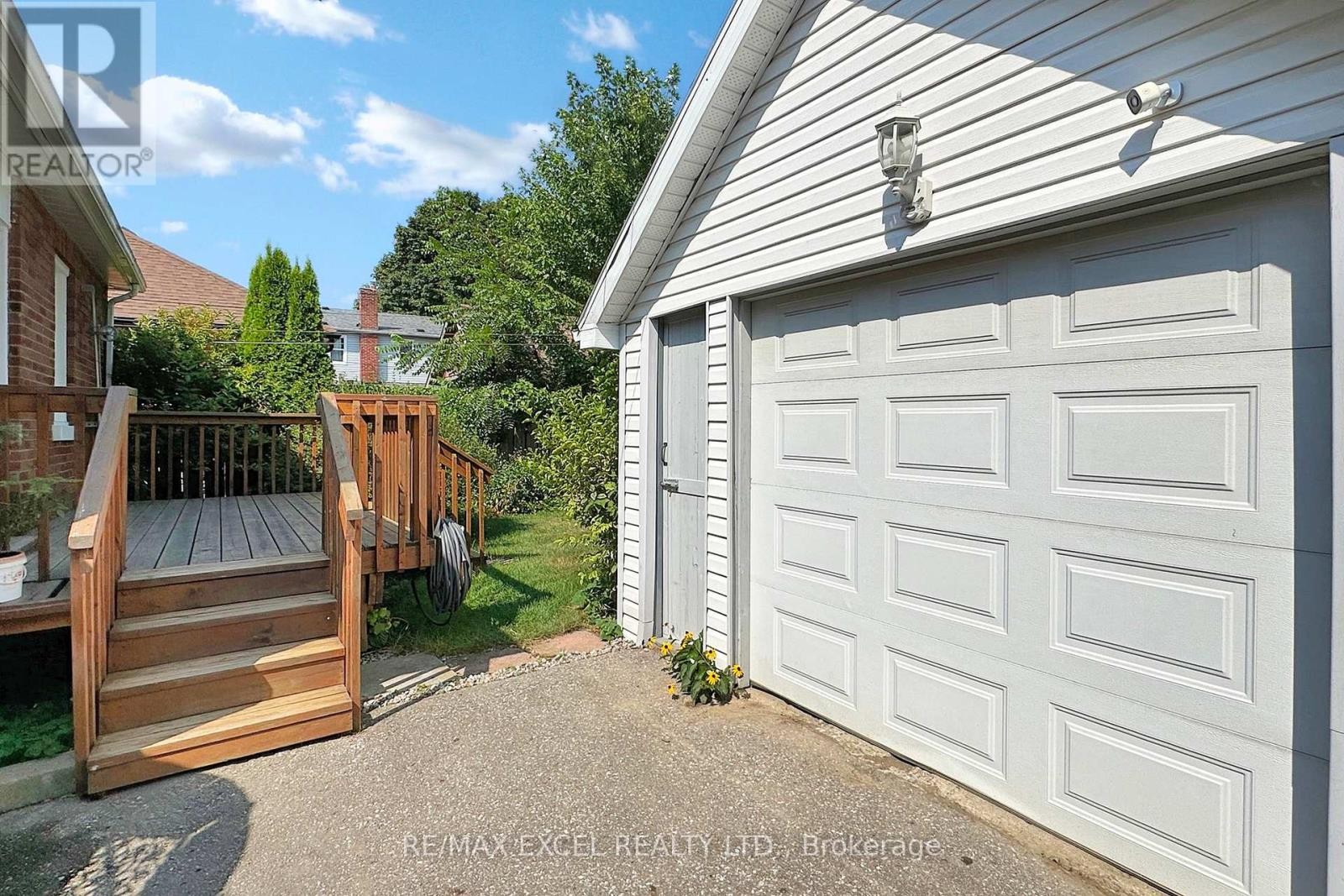 












340 BRUCE STREET

,
Oshawa (Central),




Ontario
L1H1R7

