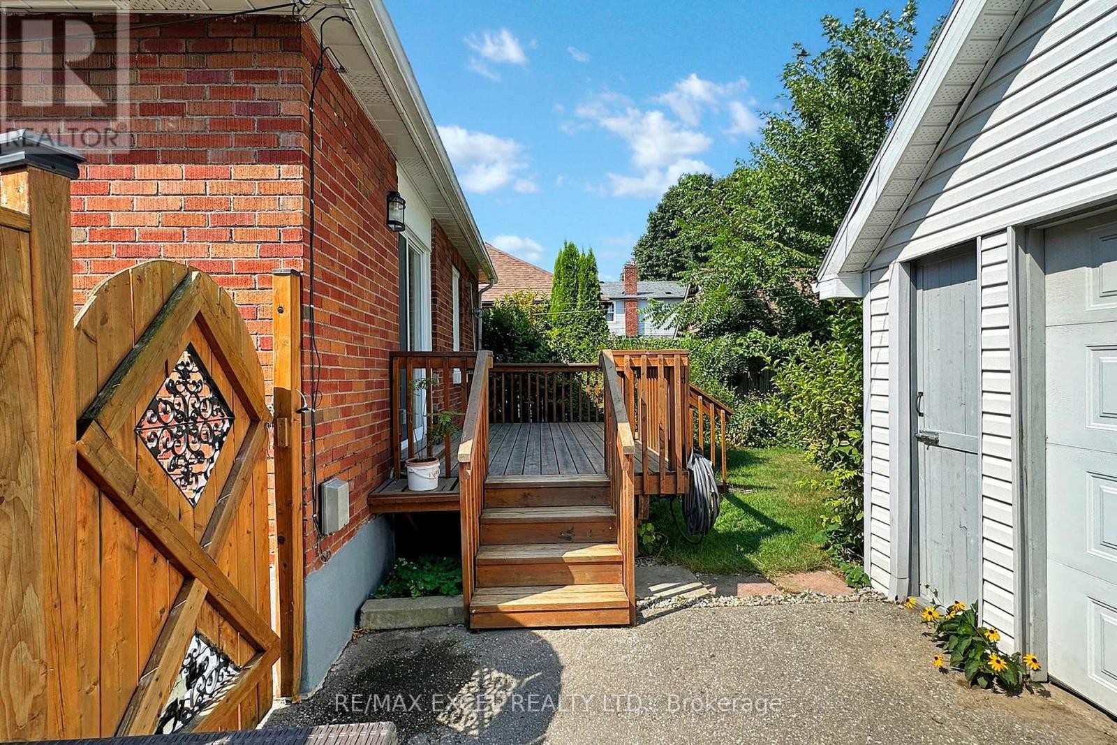 












340 BRUCE STREET

,
Oshawa (Central),




Ontario
L1H1R7

