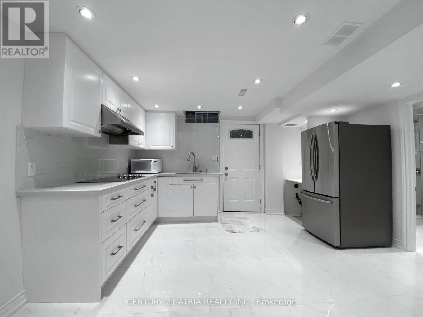 












LOWER - 40 ALANBULL SQUARE

,
Toronto (Milliken),




Ontario
M1V4M1

