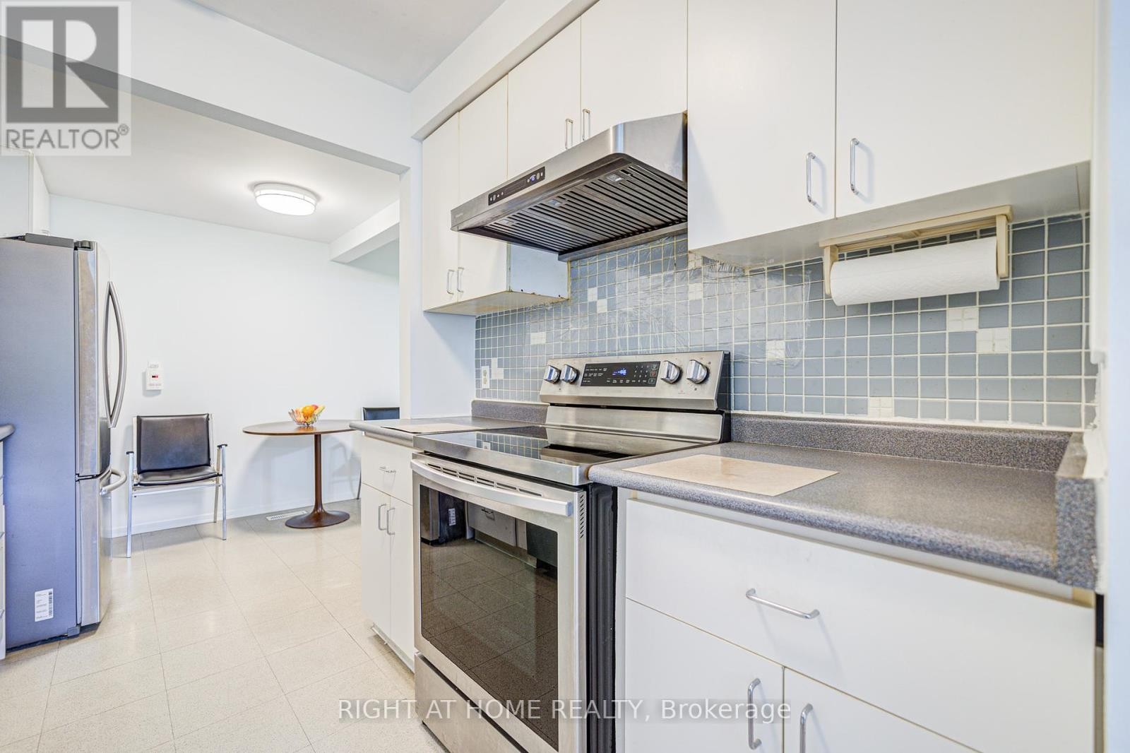 












44 - 55 BRIMWOOD BOULEVARD

,
Toronto (Agincourt North),




Ontario
M1V1E4

