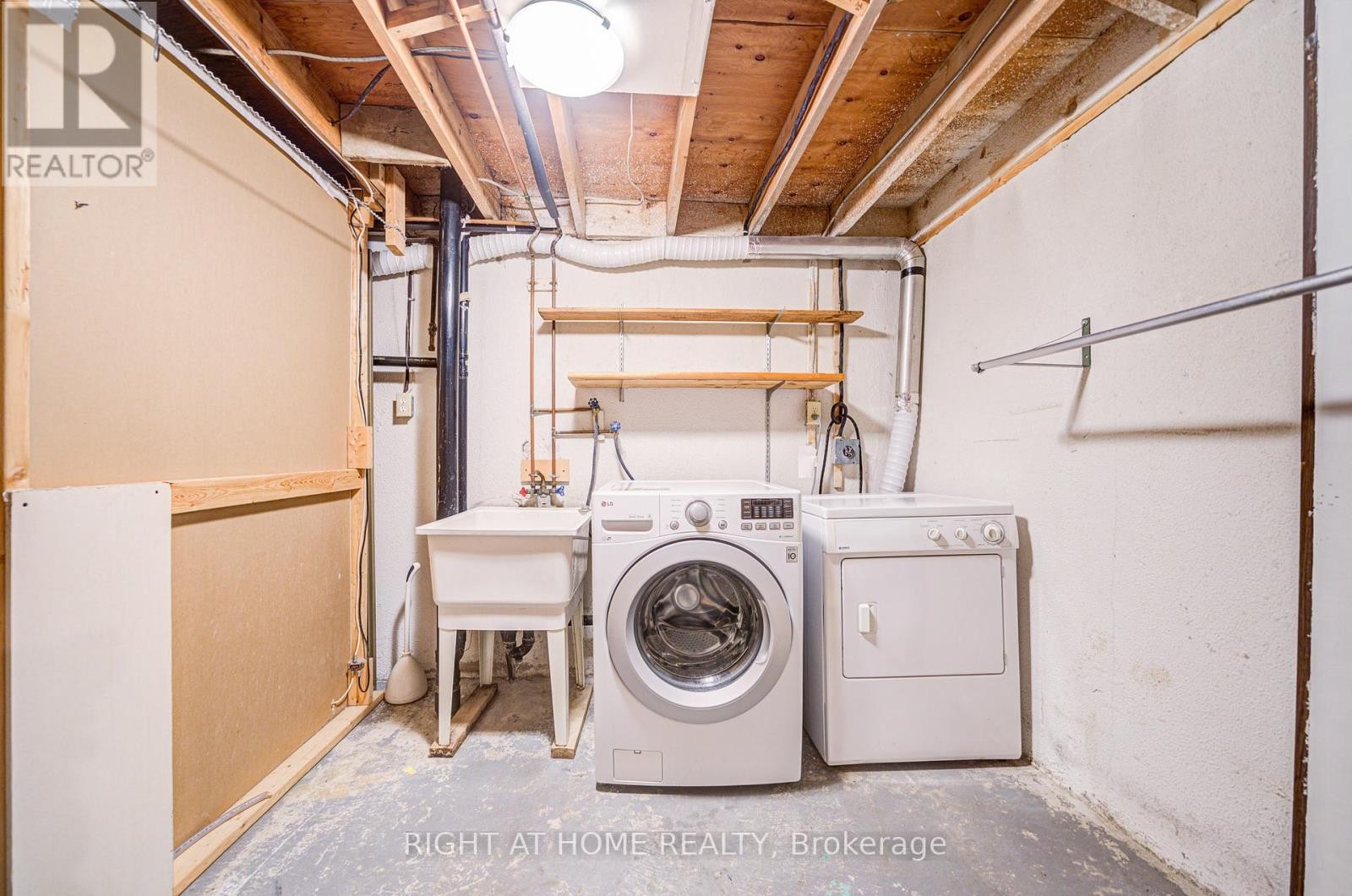 












44 - 55 BRIMWOOD BOULEVARD

,
Toronto (Agincourt North),




Ontario
M1V1E4

