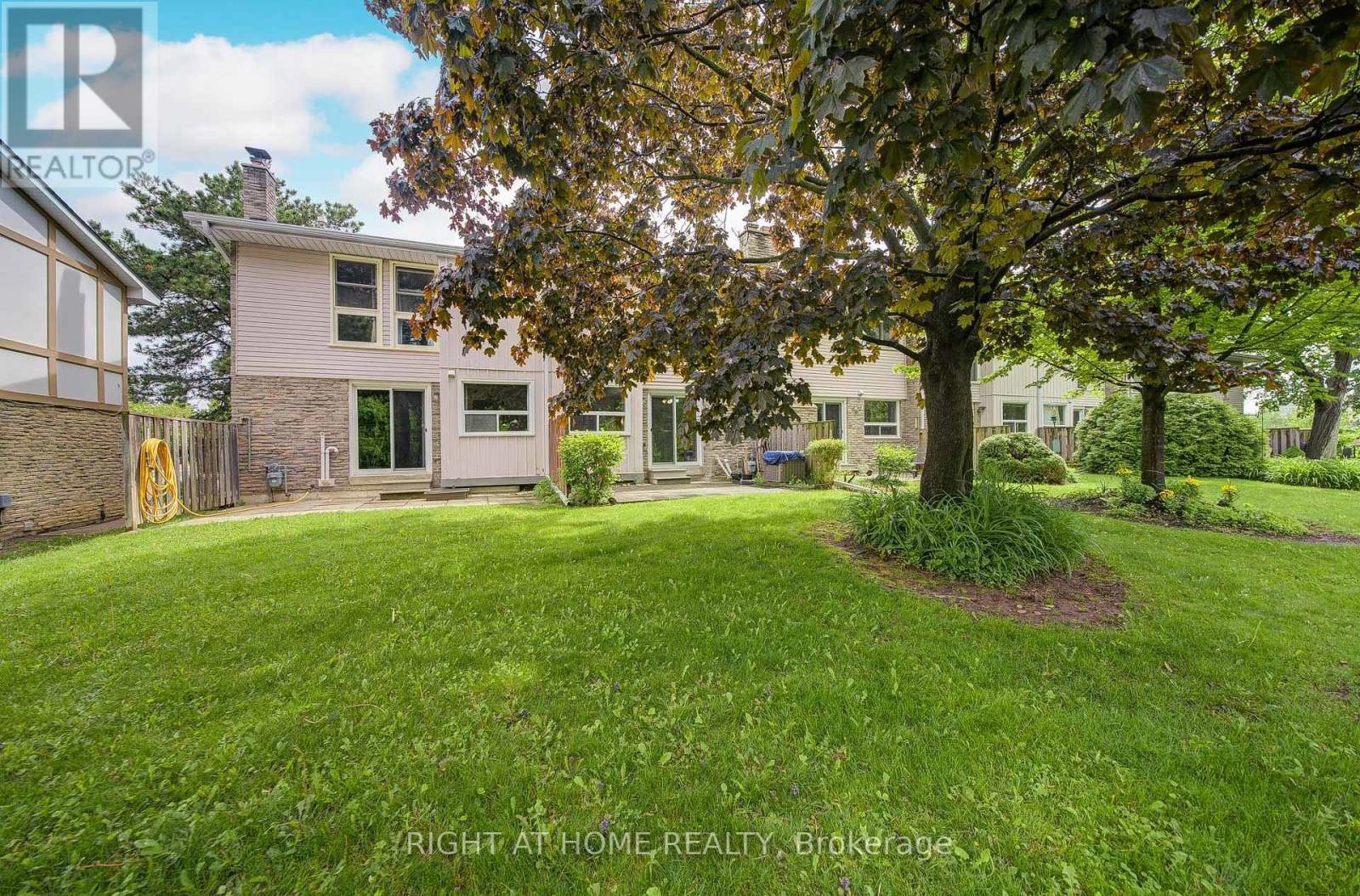 












44 - 55 BRIMWOOD BOULEVARD

,
Toronto (Agincourt North),




Ontario
M1V1E4

