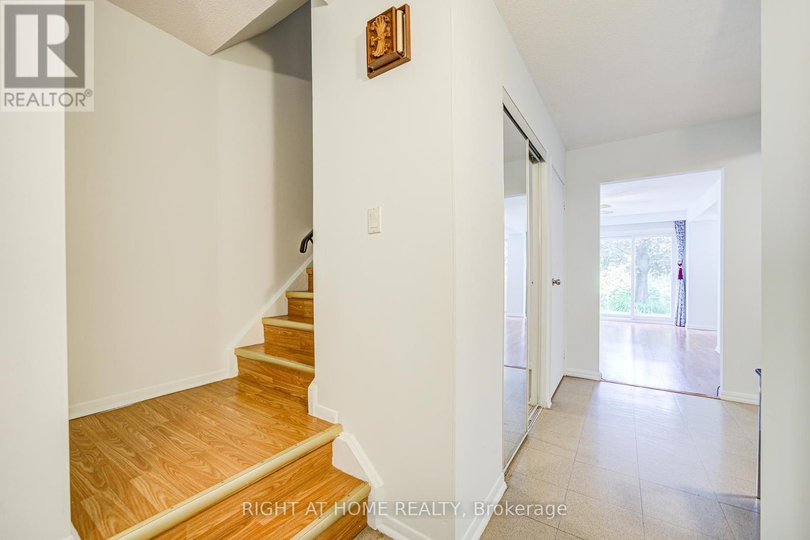 












44 - 55 BRIMWOOD BOULEVARD

,
Toronto (Agincourt North),




Ontario
M1V1E4

