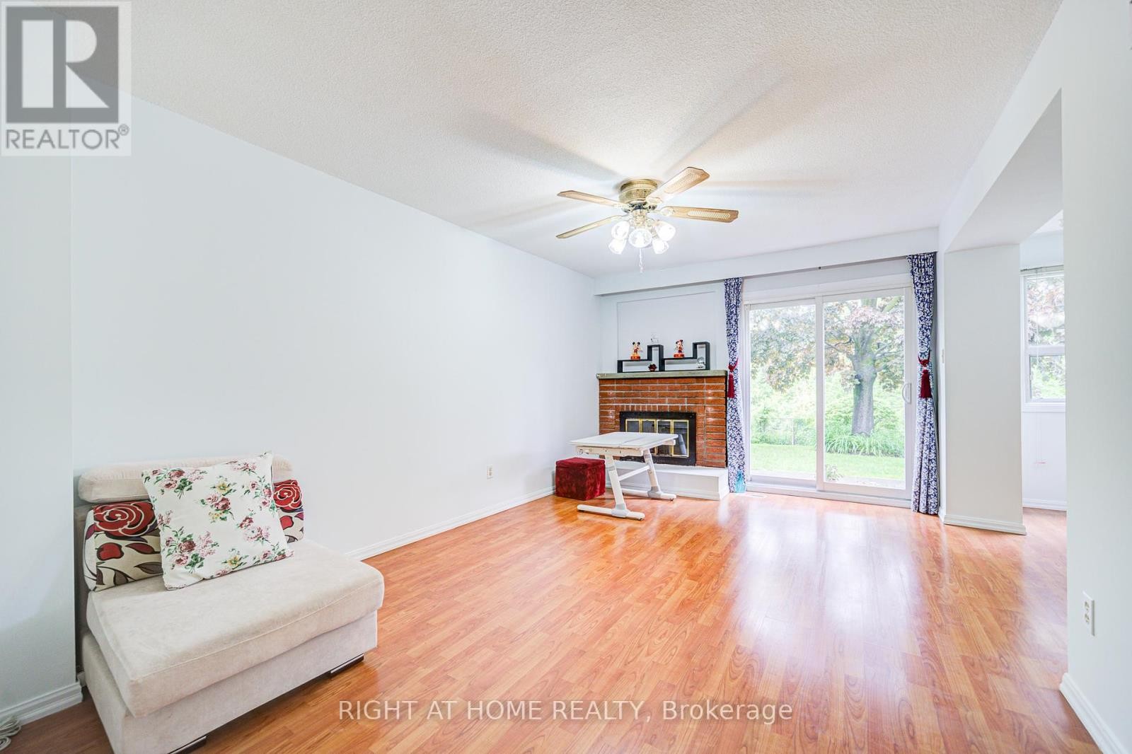 












44 - 55 BRIMWOOD BOULEVARD

,
Toronto (Agincourt North),




Ontario
M1V1E4


