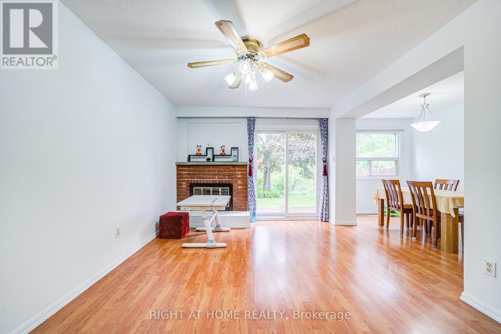 












44 - 55 BRIMWOOD BOULEVARD

,
Toronto (Agincourt North),




Ontario
M1V1E4

