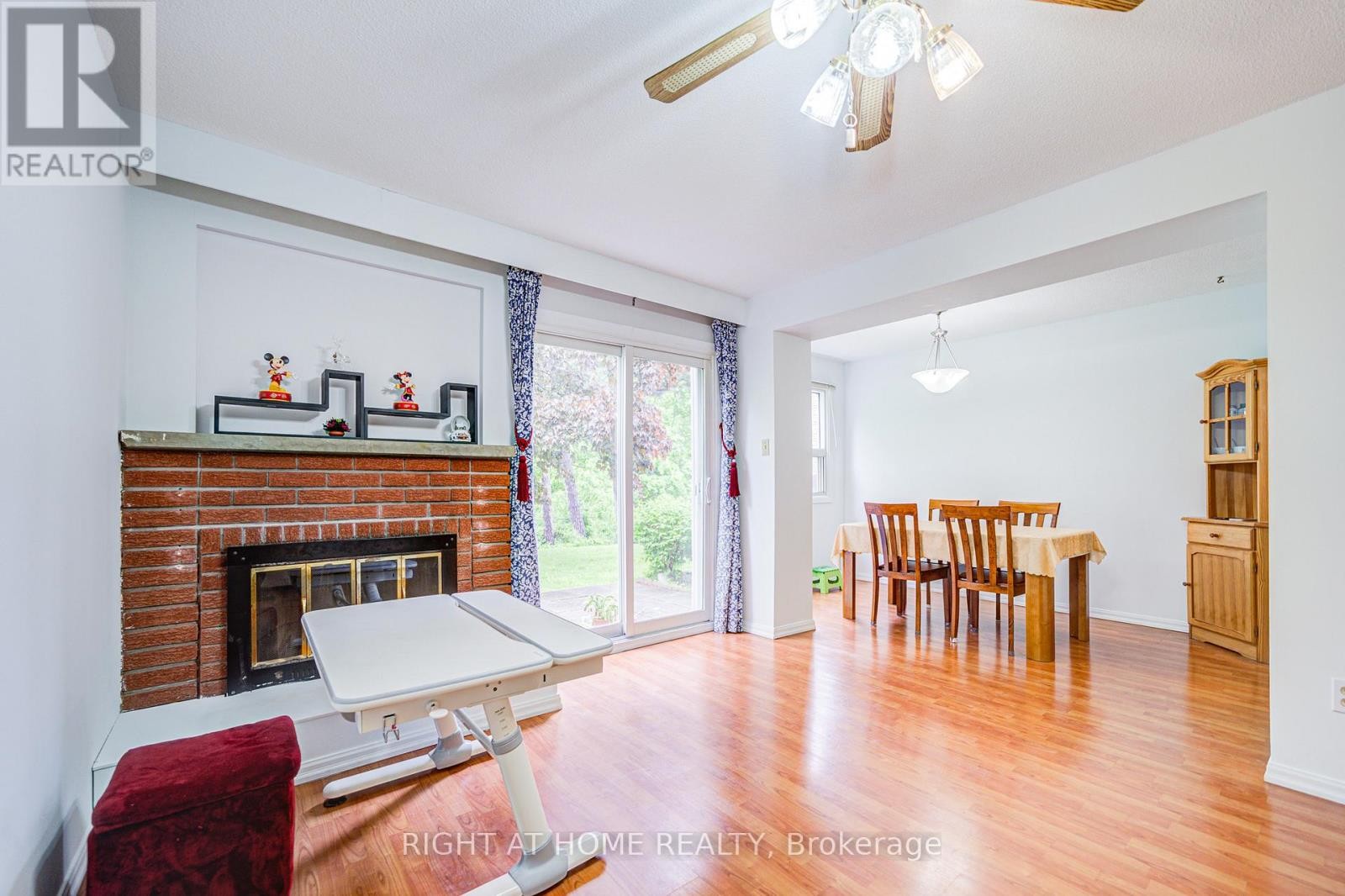 












44 - 55 BRIMWOOD BOULEVARD

,
Toronto (Agincourt North),




Ontario
M1V1E4

