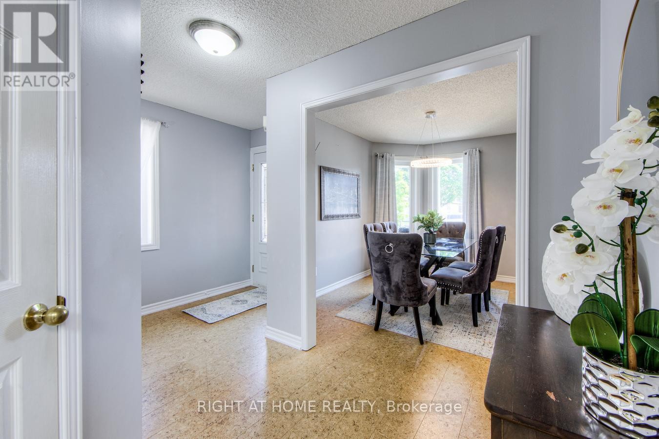 












16 JOHN WALTER CRESCENT

,
Clarington (Courtice),




Ontario
L1E2W6

