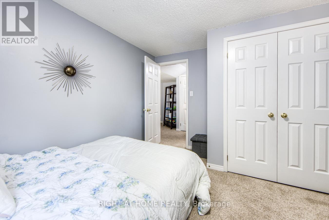 












16 JOHN WALTER CRESCENT

,
Clarington (Courtice),




Ontario
L1E2W6

