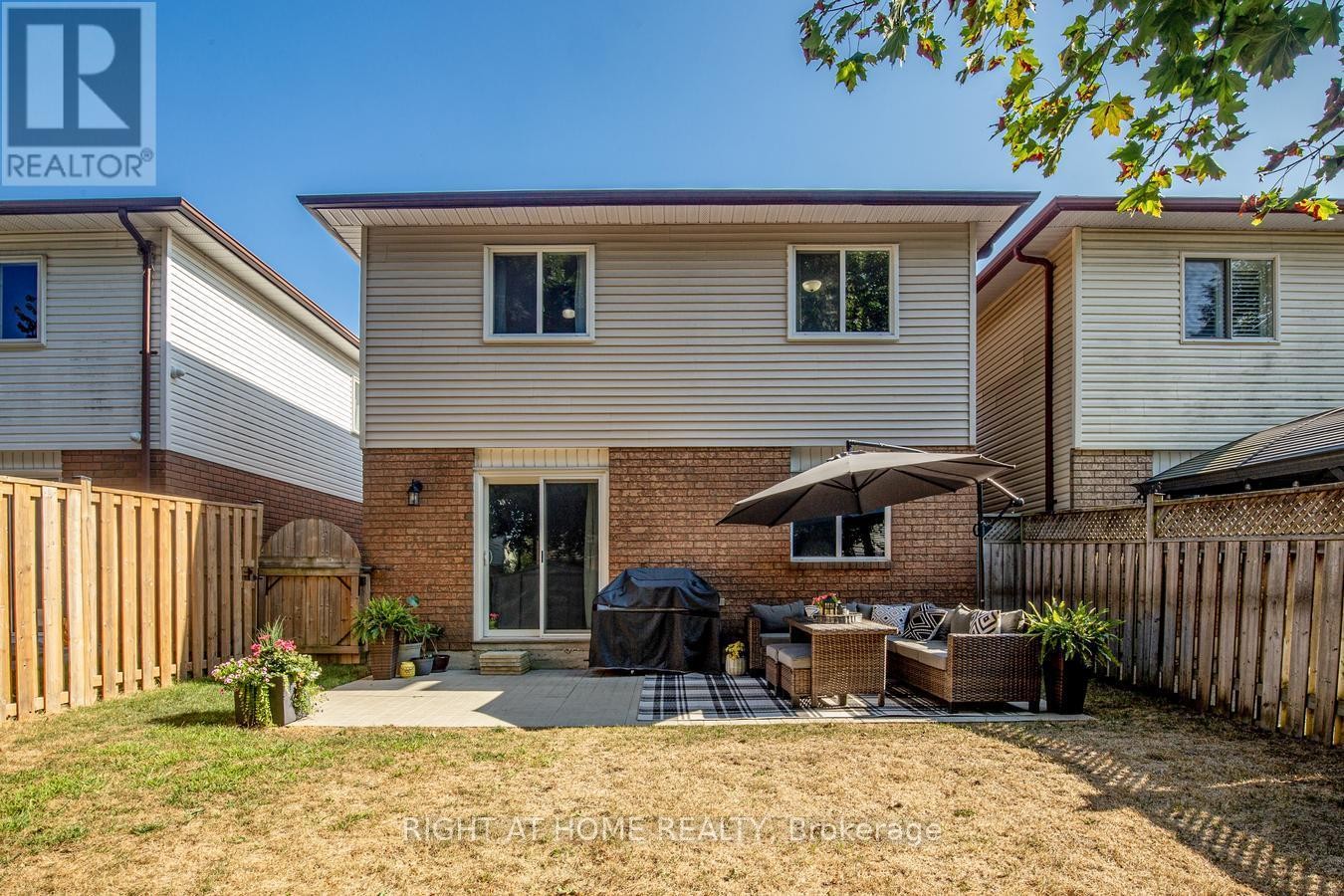 












16 JOHN WALTER CRESCENT

,
Clarington (Courtice),




Ontario
L1E2W6

