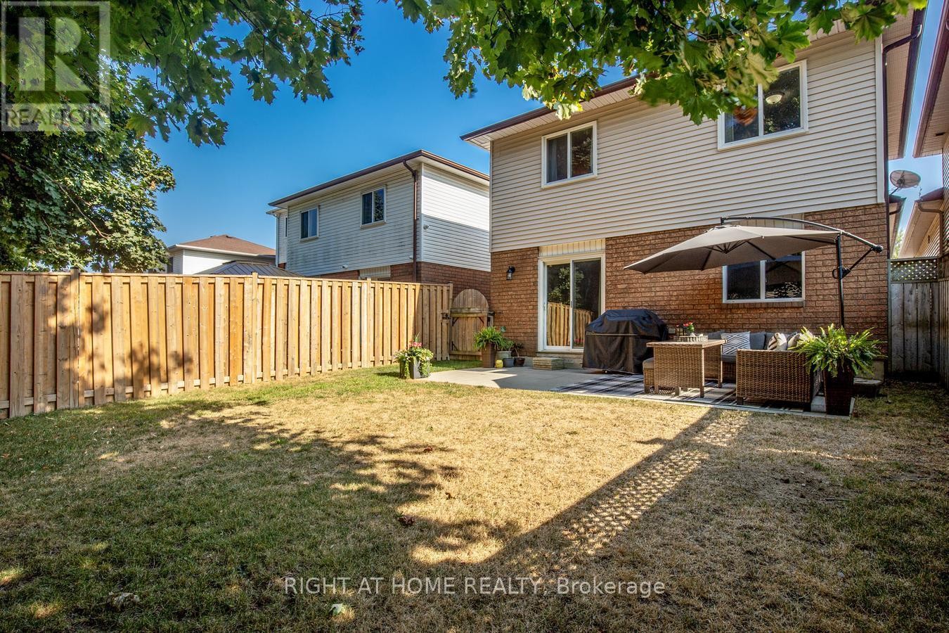 












16 JOHN WALTER CRESCENT

,
Clarington (Courtice),




Ontario
L1E2W6

