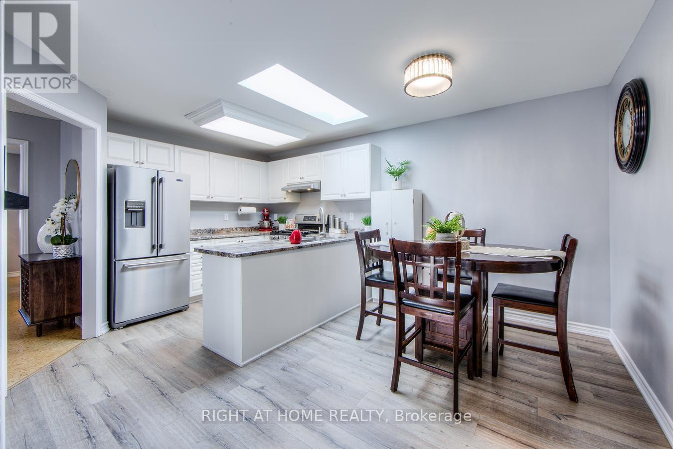 












16 JOHN WALTER CRESCENT

,
Clarington (Courtice),




Ontario
L1E2W6

